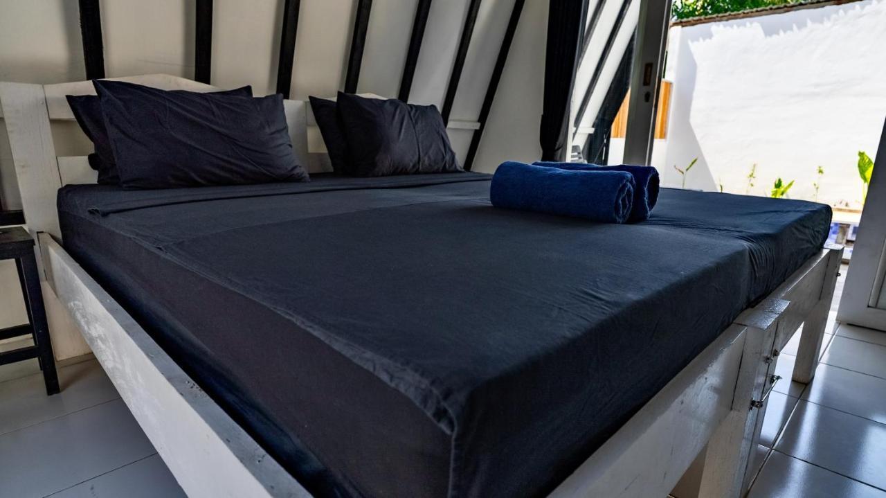 Sanctum Dive Bungalows With Private Pool Gili Trawangan Bagian luar foto